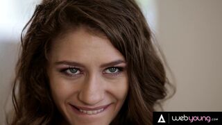 Crazy Fan Rebel Lynn Finds A Way To Get A Torrid 1-On-1 With The Famous Pornstar Abella Danger