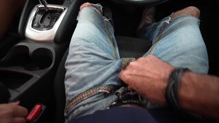 Hot Tinder date couldn't wait to get to the hotel. Car sex & messy creampie! POV! In the Carpark