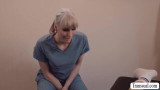 Injured dude analed trans woman masseuse