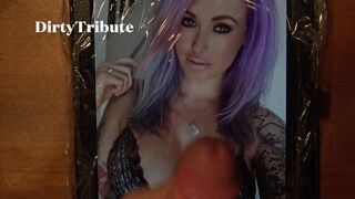 Coplay influencer and Instagram model Laura Lux cum tribute