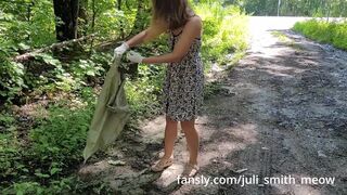 Naked girl clean up trash in public