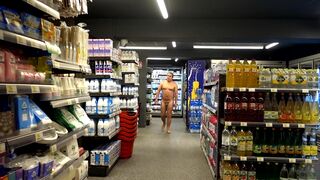 Naked in Shop (SPAR)