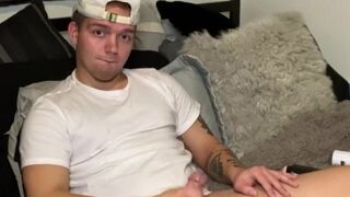 Hot College Sends Fuck Buddy A Video For Her To Get Off To - Instagram: @joshuaaalewisss
