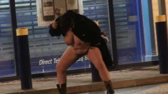 UK Flashers - Fatty Flashing Her Goodies Everywhere