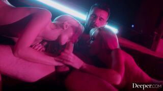 Gorgeous strippers Kayden Kross and Kenna James share a big dick