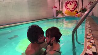 Japanese Amateur Squirting and Cumshot. Doggy style and lotion Cowgirl in the pool.