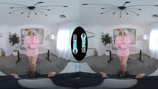 Big Tit Therapist Gets Her Fuck On In VR