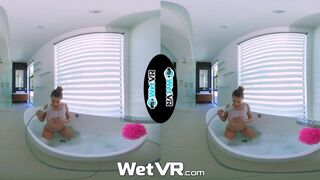 Lucky Hung Creep Virtual Reality Bathing Fuck And Creampie