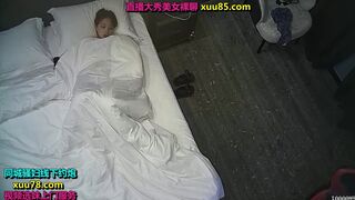 27 电竞酒店偷拍 大屌小伙操漂亮女友男朋友一直玩电脑害她在床上苦等不过男的鸡巴真的好大