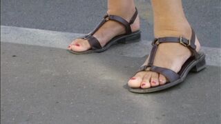 jolie pieds et gros orteils d'une femme mature française