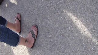 pieds de femmes mature lors d'une kermess sur orléans 1
