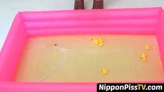 Japanese Cuties Flaunting Their Peeing Abilities