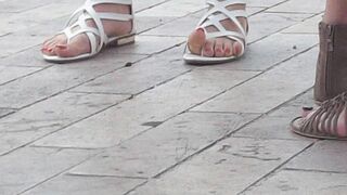 quelques pieds de femmes matures françaises sur Orléans, public
