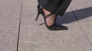 collection pieds de femmes matures françaises en public 2