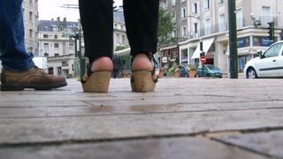 collection pieds de femmes matures françaises en public 8