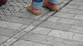 collection pieds de femmes matures françaises en public 10