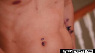 Inked twink Tyler Tremallose yanking off his monstrous dick