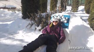Teen slut squirt and gets pounded hard outdoor in the snow