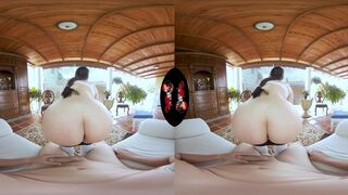 Big Tit Beautiful Kourtney Love VR Experience