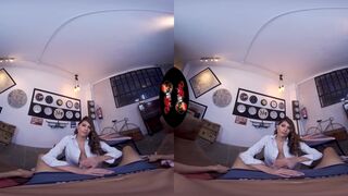 Venezuelan Model Lets You Fuck Her In The Shop - VR