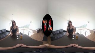 Kourtney MILF VR Sex