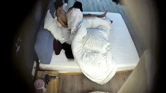 2024-3-10流出酒店偷拍❤️样子可爱的JK制服眼镜学妹星期天和男友开房被前后操