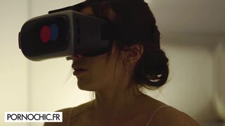 Bella Tina tries the sexual virtual reality