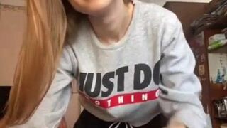 Hot Teen Fingers Her Ass On A Live Show