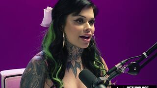 UP CLOSE - How Women Orgasm With Busty Tattooed Babe Xwife Karen! INTENSE HITACHI ORGASM! FULL SCENE