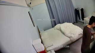 kcf9.com-2-28新流出大学城附近酒店偷拍 学生情侣外表诗文的反差婊眼镜学妹拔下男友裤子挑逗求草