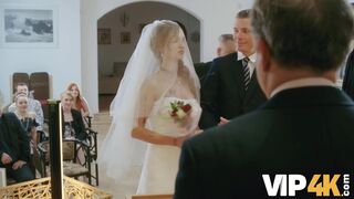 Guests can't hide emotions when they see bride fucking in video