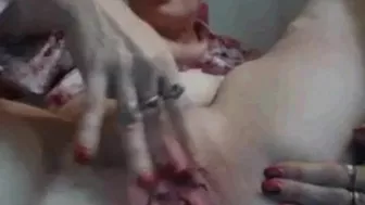 German Amateur Rubs Her Pussy On Webcam