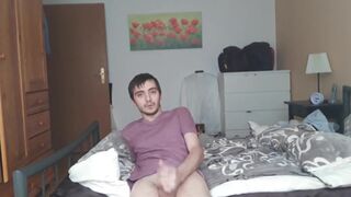 Heißer Twink-Striptease mit Handjob vor der Webcam