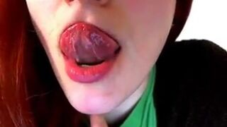 Beautiful Tongue - Amateur Pussy Webcam Solo