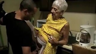 American Amateur Fucks a Dirty-Talking Granny in Doggy Style