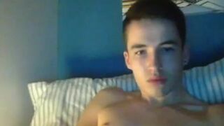 Twink's Amateur Webcam Masturbation Video