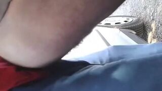 Daddy me folla en el parking - Amateur Bareback Outdoor Fuck