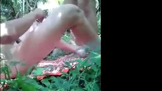 Filipina MILF Orgasms Outside with Amateur Lover