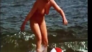 Vintage German Nudists at the Beach - Sonnenfreunde 1980