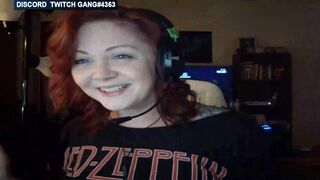 Redhead Twitch Streamer flash pussy and tits on stream 122