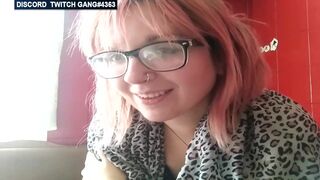 Redhead Twitch Streamer flash pussy and tits on stream 122