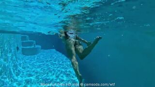 Amateur Teen Masturbates Underwater With Favorite Dildo