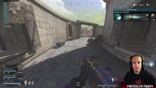 #1 Warzone Player on Pornhub Carries His Teammates in Warzone!