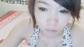 Asian Webcam Girl: Chinese Amateur Goes Online