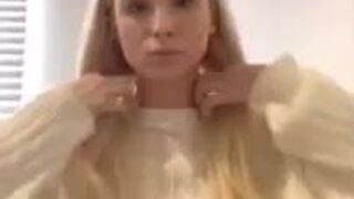 Uk Girl Tasing In Her Private On Periscope