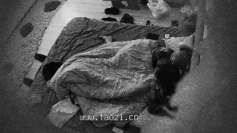 2048.Cc-最新6-10【酒店盗摄新片】长发帅气少年和黄发小美女，美眉整天粘着帅气男友【脱光了衣服 身材极好】