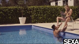 Watch this hot sexy blonde get a creampie fucking by the pool