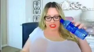 Big-Titted Blonde BBW on Webcam