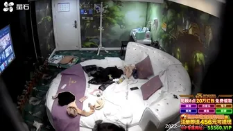 电动床把骚货操爽了色情视频(1) - FAPCAT