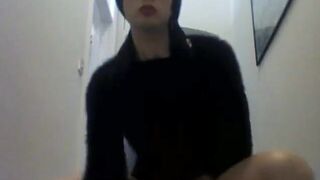 Femboy Twink Shakes His Booty in Emo Amateur Video